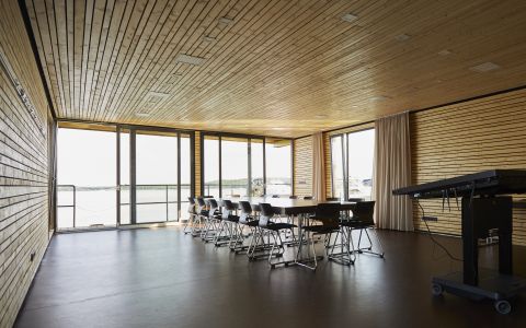 Schwimmender Seminarraum BOJE