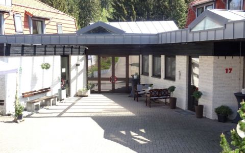 Eingang Sommer 2020-1