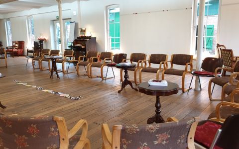 Seminarraum 180qm, Licht-durchflutet