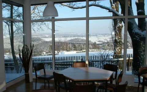 Wintergarten mit Blick auf die Göltzschtalbrücke
