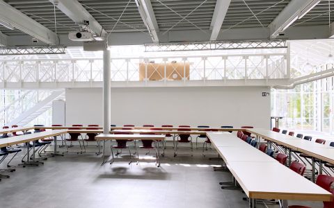 Pavillon mit Seminarbestuhlung