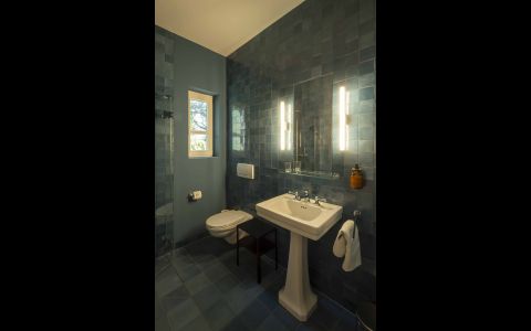 Frisch saniertes Bad im Seminarhaus