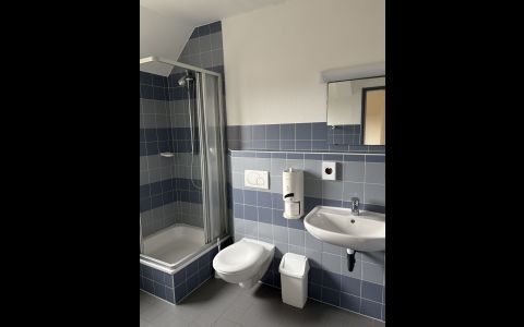 Badezimmer -Betreuerzimmer