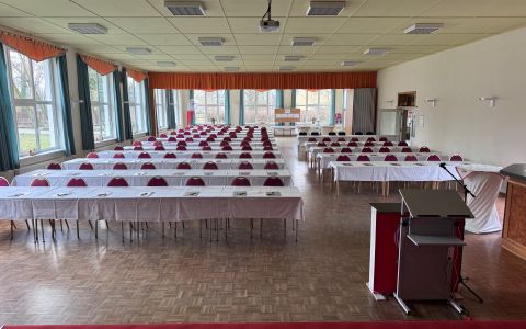 Saal_Parlamentarisch_Bühne_1