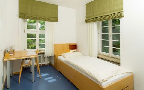 Einzelzimmer_Vorhänge_Grün