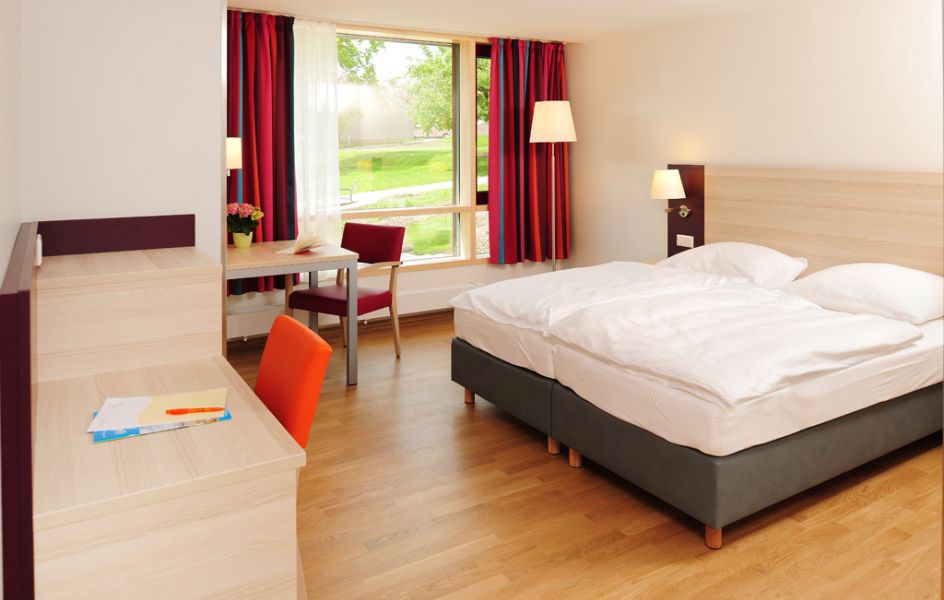 Zimmer mit Doppelbett im Haus Insel Reichenau