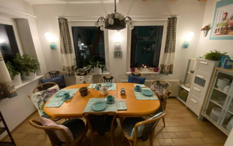 Gästeküche Thema 'Alice im Wunderland'