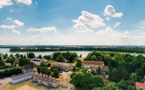 Luftaufnahme_Jugenddorf & Gut Gnewikow_Seeblick