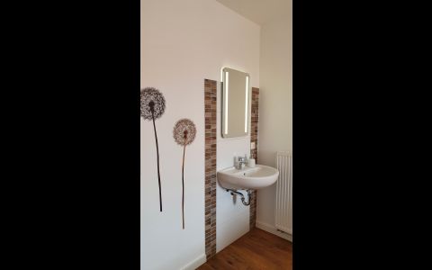 Jedes Zimmer ist mit einem Waschbecken ausgestattet