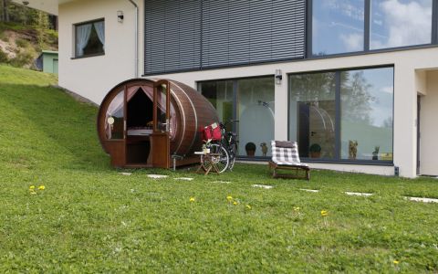 Das zweite Wohnfass mit eigener Dusche