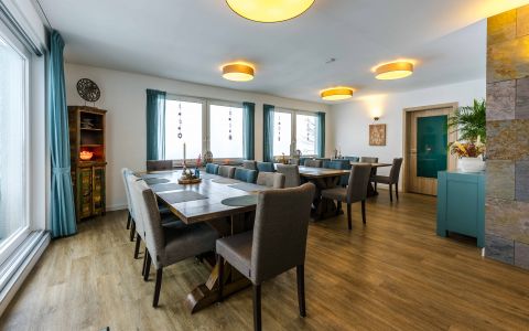 Ess-/Seminarraum, Tischaufstellung ab 19 Personen