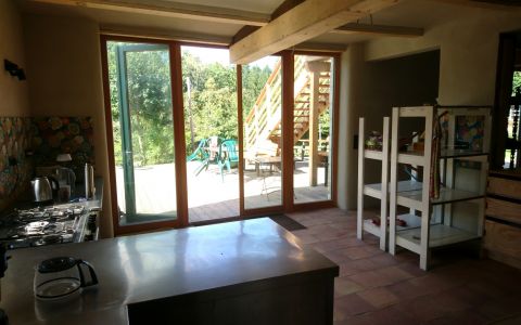 Küche mit Zugang zu Terrasse