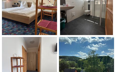 Zimmer 8 im Haupthaus 