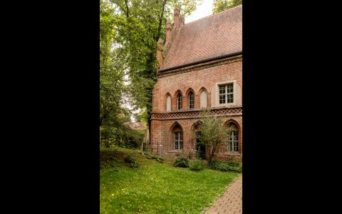 07 Koeigshaus aussen-klein