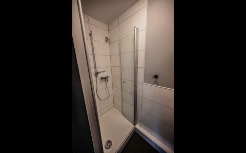 alle Zimmer mit Dusche und WC