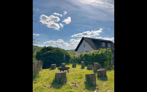 Lagerfeuerplatz direkt neben dem Haus
